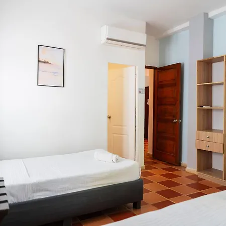 Bed and breakfast Casa Crespo 65-148