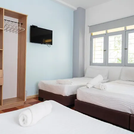 Bed and breakfast Casa Crespo 65-148 3*