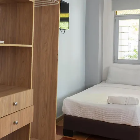 Bed and breakfast Casa Crespo 65-148