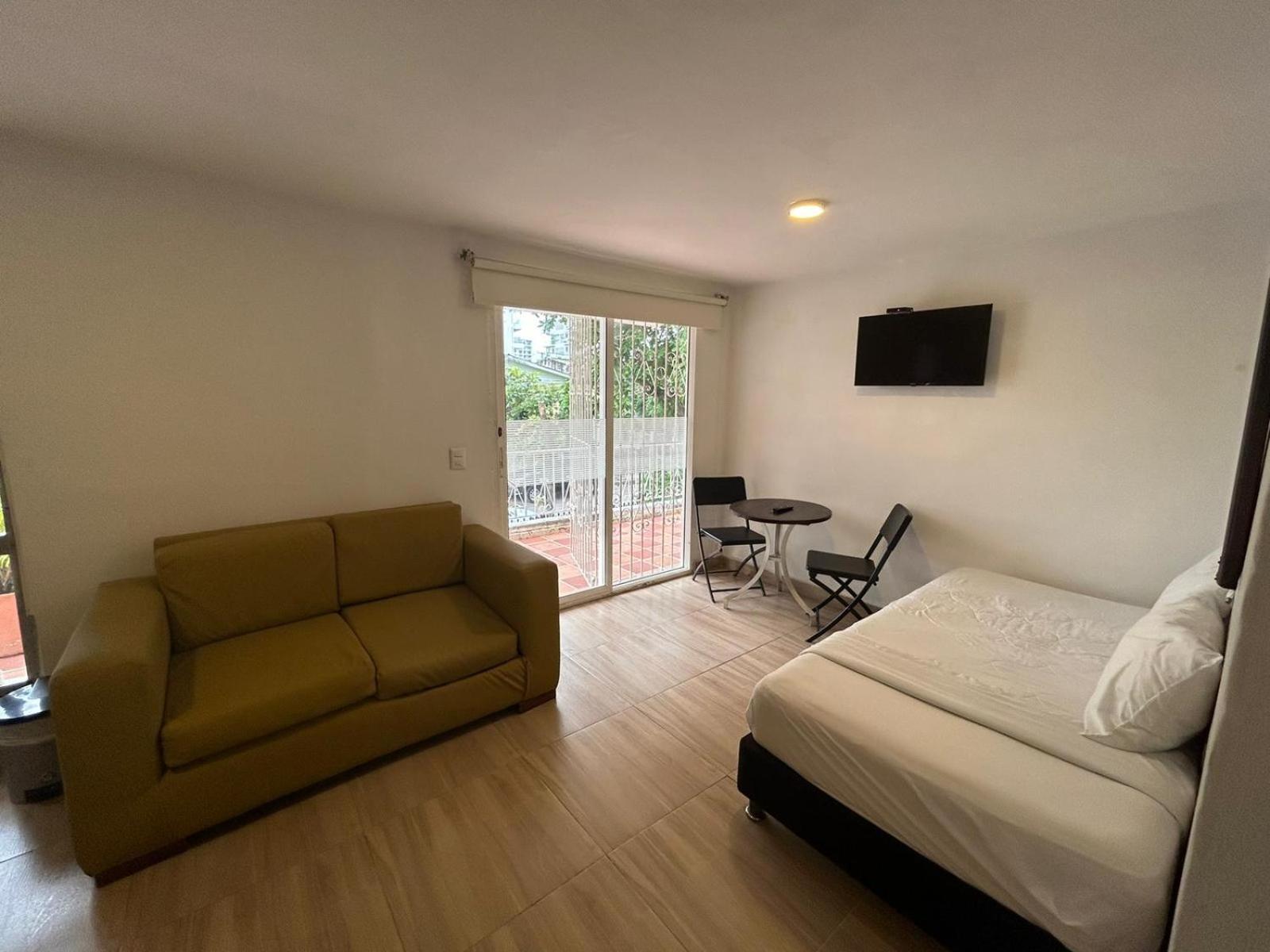 Bed and breakfast Casa Crespo 65-148