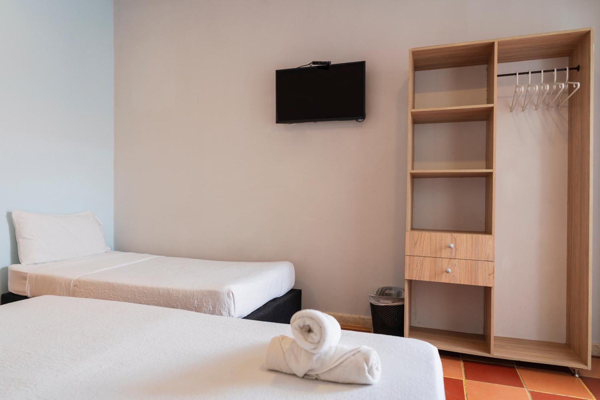 Bed and breakfast Casa Crespo 65-148 3*